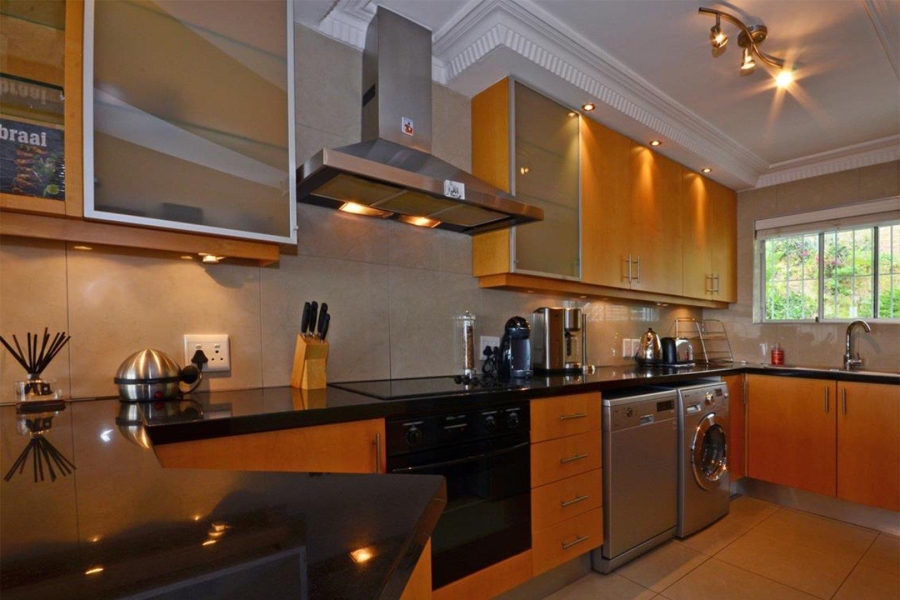 To Let 2 Bedroom Property for Rent in Sea Point Western Cape